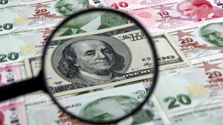 Đồng USD đã tăng giá so với các đồng tiền chủ chốt khác suốt mấy tháng qua, với chỉ số Dollar Index tăng gần 8% trong vòng 4 tháng - Ảnh: Reuters.