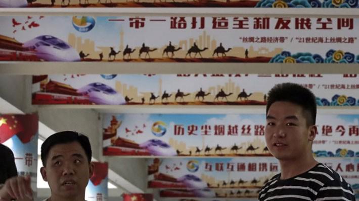 Poster quảng cáo cho sáng kiến Vành đai và Con đường tại một sự kiện ở Bắc Kinh - Ảnh: AP/SCMP.