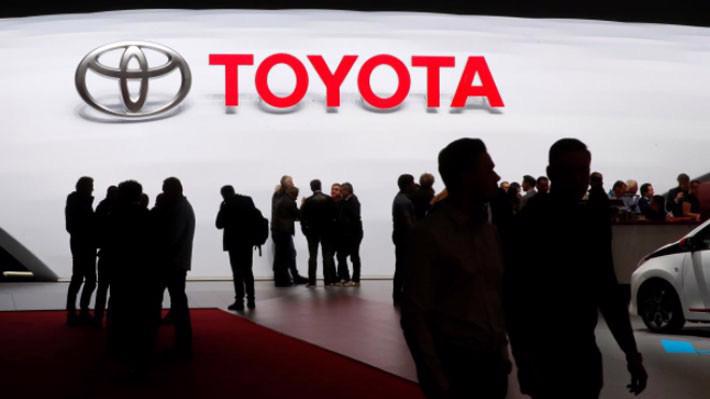 So với một số đối thủ, Toyota đến nay tỏ ra ít mạnh dạn hơn trong việc phát triển xe tự hành hoàn toàn - Ảnh: Reuters.
