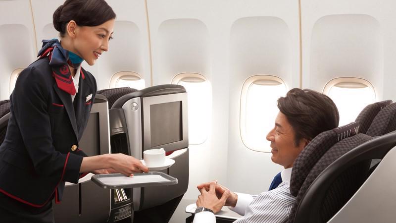 Hãng hàng không Japan Airlines không ngừng nỗ lực duy trì nâng cấp dịch vụ theo các tiêu chuẩn của Skytrax.