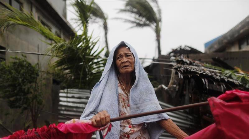 Bão Mangkhut đã gây thiệt hại lớn cho Philippines - Ảnh: EPA.
