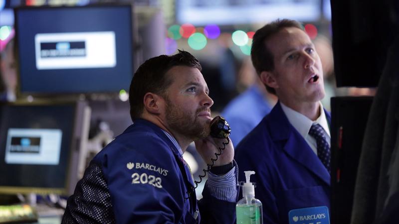 Các nhà giao dịch cổ phiếu trên sàn NYSE ở New York, Mỹ - Ảnh: Reuters/Fortune.