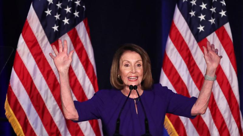 Thủ lĩnh phe Dân chủ tại Hạ viện Nancy Pelosi trước tin Đảng Dân chủ giành quyền kiểm soát Hạ viện, tối ngày 6/11 theo giờ Mỹ - Ảnh: Reuters/CNBC.