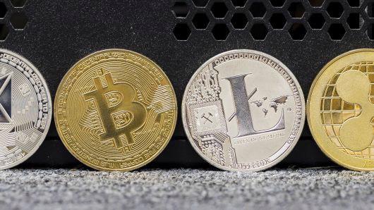 Đợt giảm giá ồ ạt này của Bitcoin và các đồng tiền kỹ thuật số hàng đầu khác bắt đầu từ giữa tháng 11 - Ảnh: Getty/CNBC.
