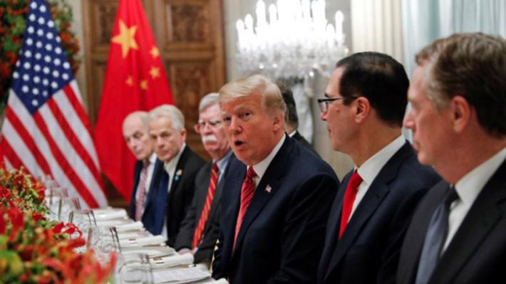 Tổng thống Donald Trump và các quan chức Mỹ trong cuộc gặp với Chủ tịch Trung Quốc Tập Cận Bình ở Argentina ngày 1/12 - Ảnh: Reuters.