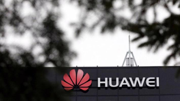 Logo Huawei tại một cơ sở nghiên cứu của tập đoàn này ở Ottawa, Canada, hôm 6/12 - Ảnh: Reuters.