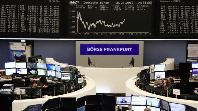 Sàn giao dịch chứng khoán Frankfurt, Đức trong phiên giao dịch ngày 18/2 - Ảnh: Reuters.