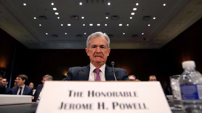Chủ tịch FED Jerome Powell điều trần trước Ủy ban Ngân hàng thuộc Thượng viện Mỹ hôm 26/2 - Ảnh: Reuters.