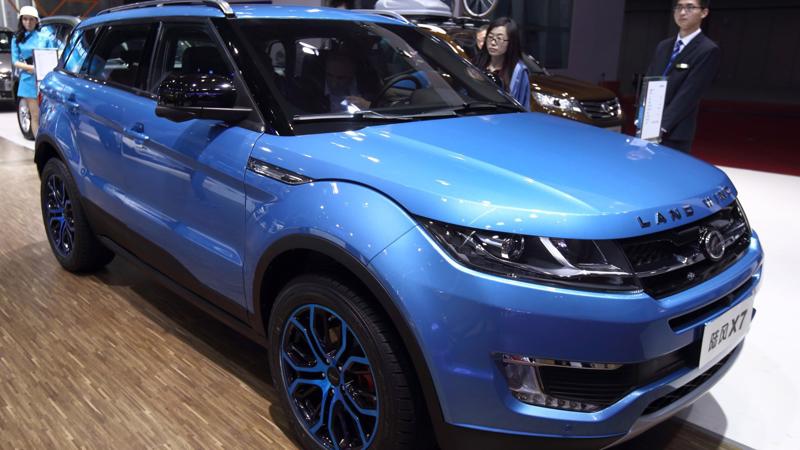 Landwind, chiếc xe bị cho là nhái chiếc Land Rover Evoque - Ảnh: Bloomberg.