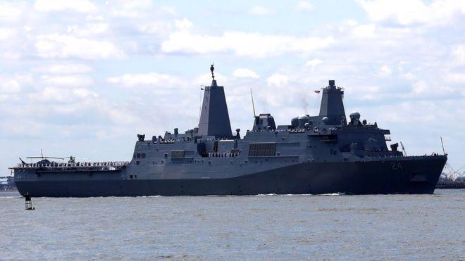 Chiến hạm USS Arlington của Mỹ - Ảnh: Getty/BBC.
