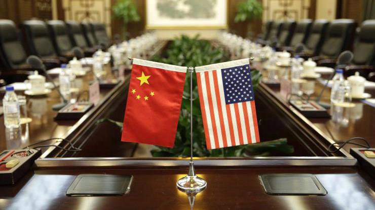 Cuộc chiến thương mại Mỹ-Trung đã kéo dài hơn 1 năm - Ảnh: Reuters/CNBC.
