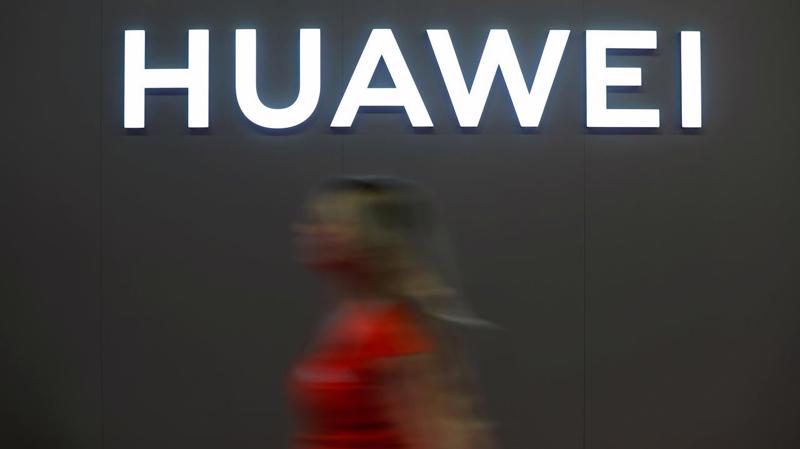 Căng thẳng giữa Mỹ và Huawei được coi là một phần của cuộc chiến thương mại căng thẳng giữa Mỹ và Trung Quốc - Ảnh: Reuters.