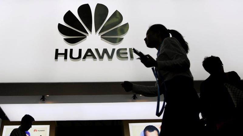 Huawein là một trong những khách mua thiết bị bán dẫn lớn nhất thế giới - Ảnh: Reuters.