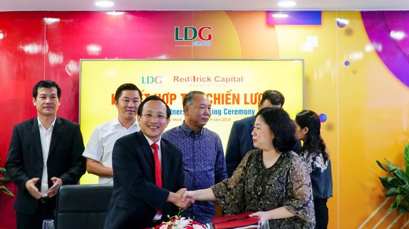 Đại diện quỹ đầu tư quốc tế Red Brick Capital và LDG Group ký kết hợp tác chiến lược.