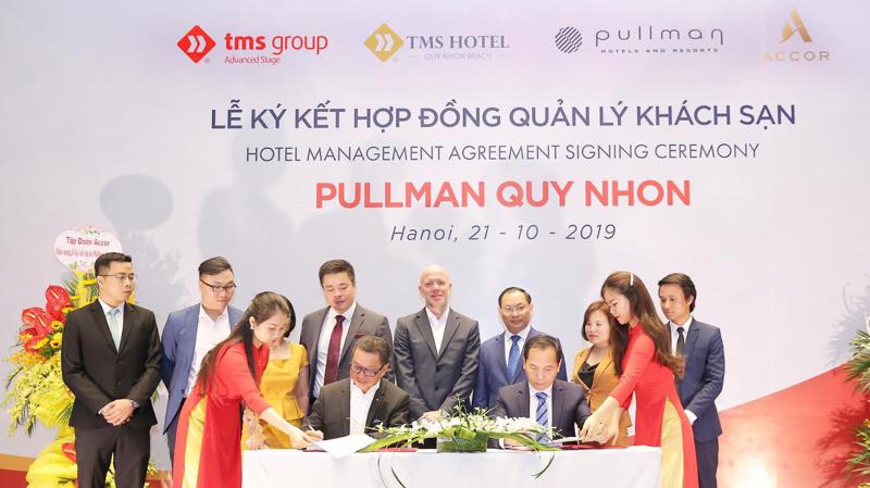 Đại diện Tập đoàn Accor và TMS Group ký kết hợp đồng quản lý khách sạn Pullman Quy Nhơn.