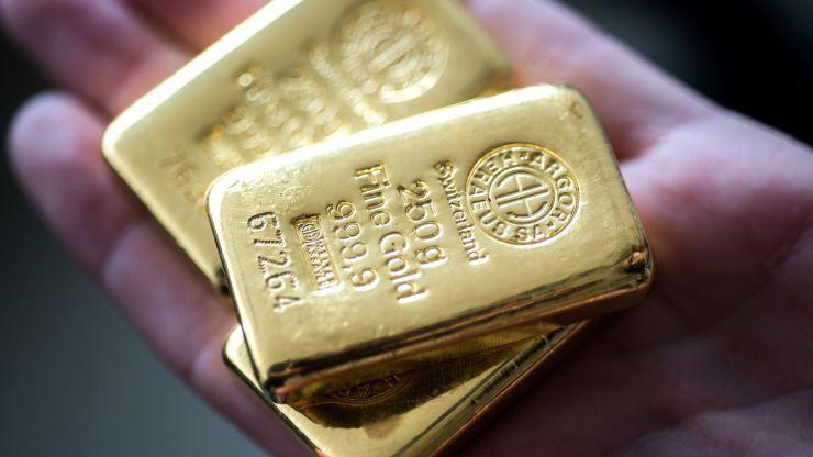 Giá vàng thế giới lại để mất mốc 1.500 USD/oz - Ảnh: Bloomberg/CNBC.