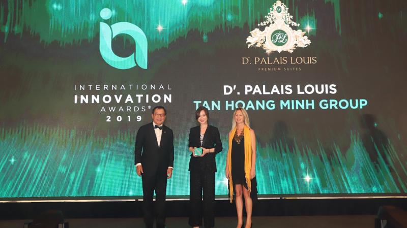 Đại diện Tập đoàn Tân Hoàng Minh vinh dự nhận giải thưởng IIA 2019.