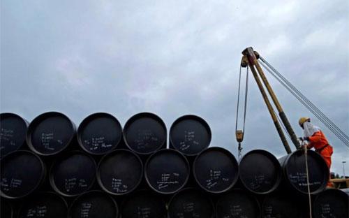 Giá dầu thế giới đã tăng khoảng 10% kể từ cuộc họp gần đây nhất giữa OPEC và Nga - Ảnh: Reuters.<br>