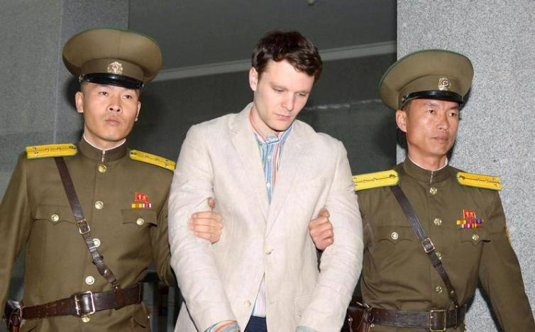 Sinh viên người Mỹ Otto Warmbier khi bị bắt ở Triều Tiên - Ảnh: Reuters/Kyodo.<br>