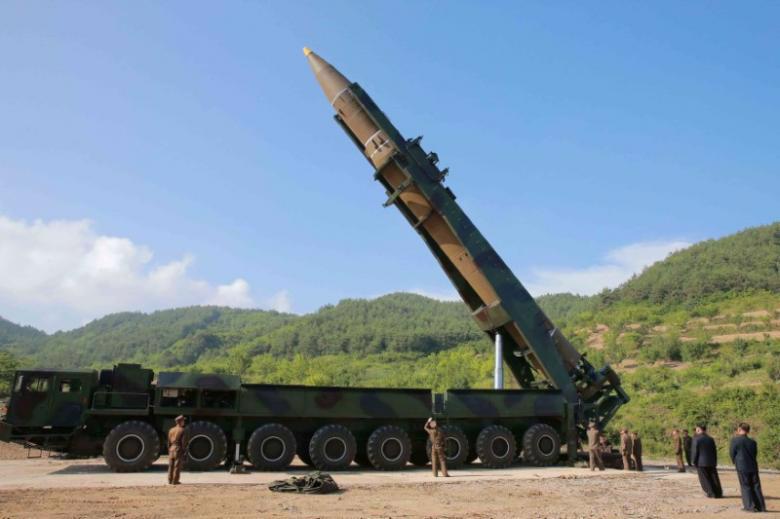 Chiếc xe tải trong vụ phóng tên lửa ngày 4/7 của Triều Tiên được cho là xe nhập từ Trung Quốc - Ảnh: KCNA/Reuters.<br>