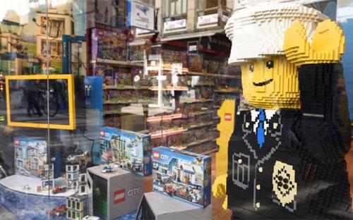 Một cửa hiệu của Lego ở Copenhagen, Đan Mạch - Ảnh: Reuters.<br>