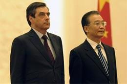 Thủ tướng Pháp Fillon đã có buổi gặp gỡ, hội đàm với Thủ tướng Trung Quốc Ôn Gia Bảo - Ảnh: AP.