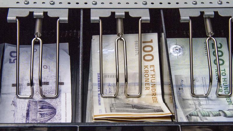 Tính tới tháng 3/2018, số tiền gửi tại ngân hàng trung ương của chính phủ Đan Mạch lên tới 207 tỷ Kroner (tương đương 34 tỷ USD).
