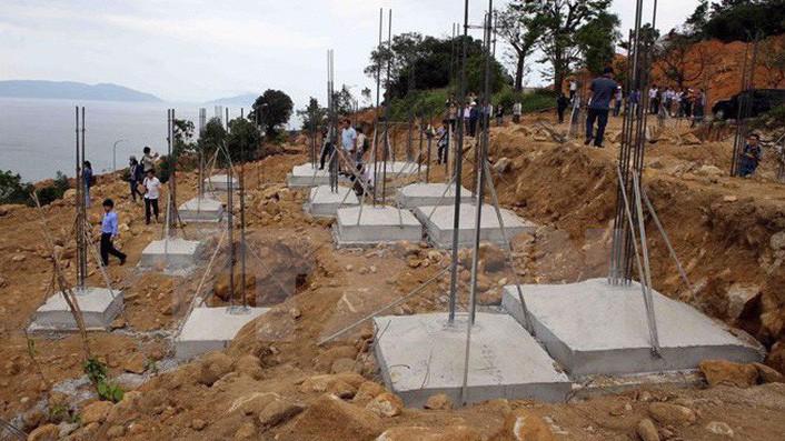 Một số dự án bất động sản xây dựng trái phép tại Sơn Trà đã bị đình chỉ.