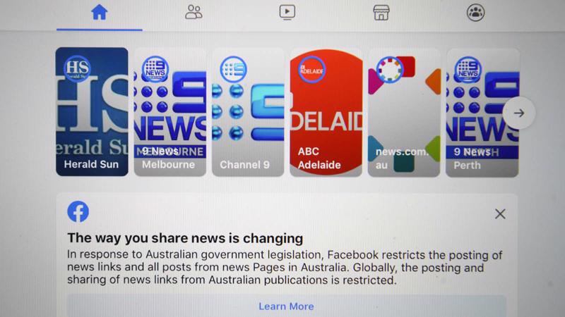Thông báo chặn các trang tin tức của Australia trên nền tảng Facebook ngày 18/2 - Ảnh: Getty Images