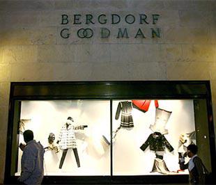 Bên ngoài một cửa hàng Bergdorf Goodman ở New York.