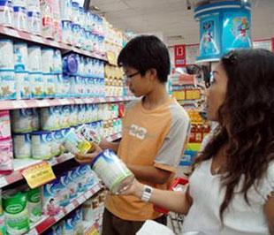“Trong thời gian tới, các đoàn Thanh tra vệ sinh an toàn thực phẩm sẽ vẫn tiếp tục kiểm tra các mặt hàng sữa, sản phẩm từ sữa, đặc biệt là các sản phẩm có xuất xứ Trung Quốc”. 