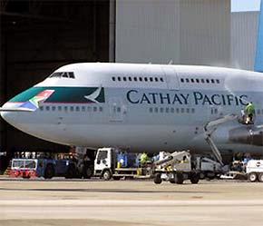 Tại Việt Nam, Cathay Pacific tiếp tục gặt hái đuợc nhiều thành công qua việc doanh thu từ chuyên chở hành khách trong năm 2006 tăng 27,9% so với năm 2005.