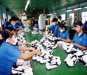 Đa dạng hóa thị trường và tránh bị áp thuế bán phá giá là những vấn đề cấp thiết đối với xuất khẩu da giày của Việt Nam.