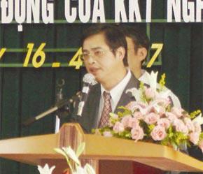 Ông Dương Vũ Thông đang phát biểu tại Khu kinh tế Nghi Sơn - Ảnh: TP.