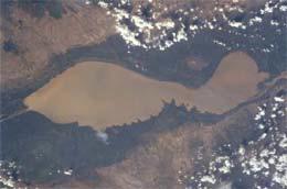Biển Hồ nhìn từ vệ tinh - Ảnh: NASA.