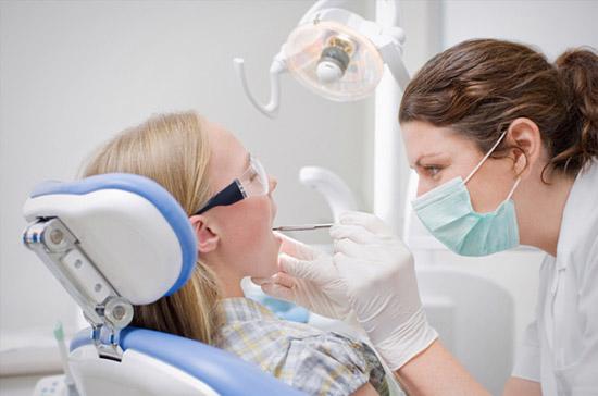 Nhu cầu cao đối với các dịch vụ thăm khám và điều trị các vấn đề về răng và nướu đã đưa nha sỹ trở thành nghề có lương cao thứ nhì ở Mỹ năm nay.