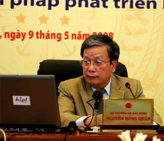 Bộ trưởng Bộ Xây dựng Nguyễn Hồng Quân tại buổi đối thoại trực tuyến.