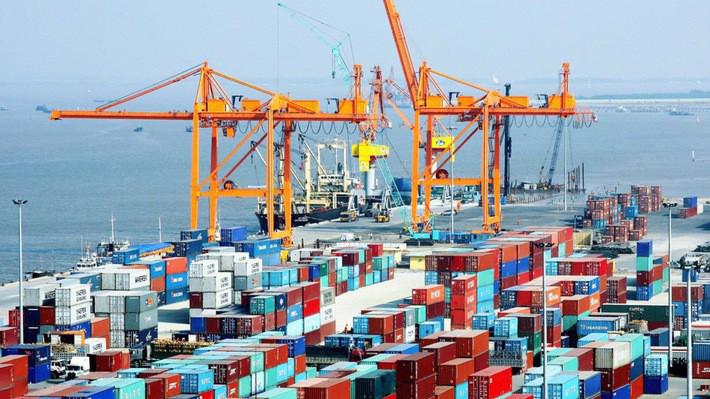 Theo báo cáo của Bộ Giao thông Vận tải, tính đến tháng 12/2017, tổng số bến cảng của hệ thống cảng biển là 251 bến với khoảng 88 km chiều dài cầu cảng, tổng công suất thiết kế khoảng 543,7 triệu tấn hàng/năm.