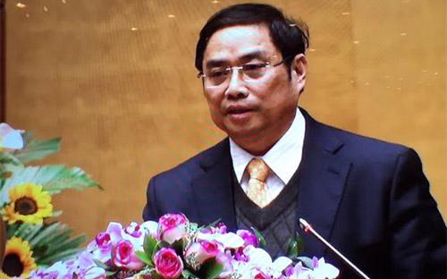 Phó trưởng ban Tổ chức Trung ương Phạm Minh Chính trình bày hướng dẫn về công tác nhân sự tại hội nghị sáng 2/2.