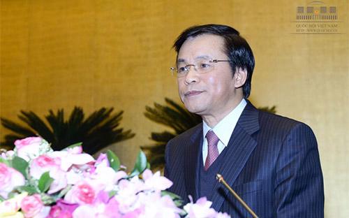 Chủ nhiệm Văn phòng Quốc hội Nguyễn Hạnh Phúc trình bày báo cáo tại hội nghị.