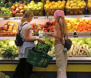 Các nhà nghiên cứu đều thấy khách vào siêu thị đều phải ngưng một lát mới chuyển từ tâm lý bình thường sang tâm lý mua sắm.