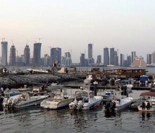 Một góc thành phố Doha, thủ đô của Qatar. Nhiều dự án xây dựng đầy tham vọng tại khu vực Trung Đông đã được triển khai nhờ nguồn thu từ giá dầu tăng - Ảnh: Reuters.