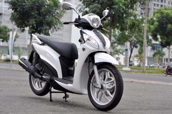 Vừa mới xuất hiện tại triển lãm môtô xe máy EICMA tại Italia hồi cuối năm 2011, Kymco People 16Fi nhanh chóng được đưa về thị trường Việt Nam - Ảnh: Cường Vũ.