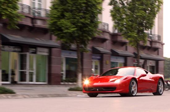 Siêu xe mang thương hiệu Ferrari đang nhận được nhiều cảm tình của "dân chơi" Việt Nam - Ảnh: Bobi.
