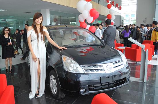 Mẫu xe Grand Livina được trưng bày tại đại lý Nissan Đà Nẵng.