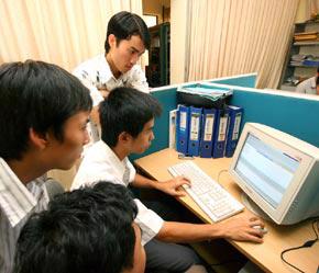 Việt Nam có 22% website của các cơ quan chính phủ đã cung cấp dịch vụ trực tuyến cho người dân.