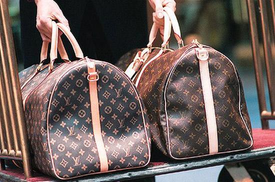 Túi xách Louis Vuitton là một trong những mặt hàng bị làm nhái phổ biến ở Trung Quốc - Ảnh: WAToday.