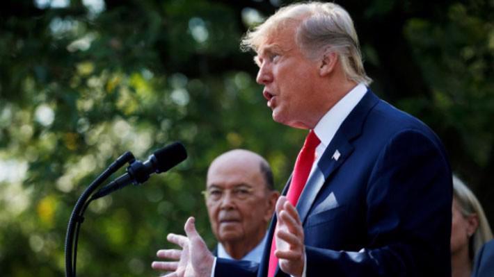 Tổng thống Mỹ Donald Trump phát biểu trong cuộc họp báo tại Vườn Hồng, Nhà Trắng, ngày 1/10 - Ảnh: Reuters.