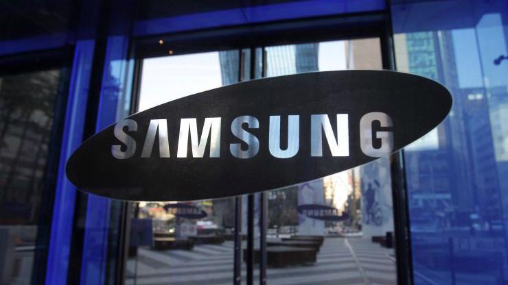 Dù Samsung được biết đến nhiều hơn với tư cách là nhà sản xuất smartphone lớn nhất thế giới, mảng con chip mới là bộ phận đóng góp chính vào lợi nhuận của hãng - Ảnh: Getty/CNBC.
