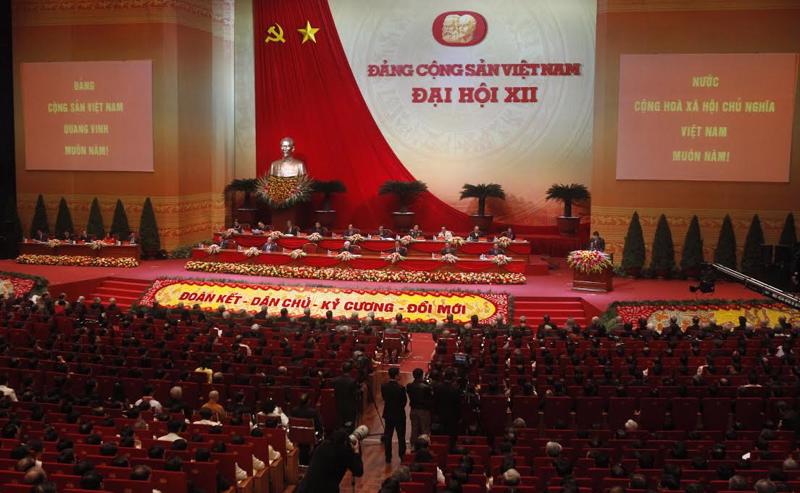 Trong 62 người được giới thiệu bổ sung để bầu Ban Chấp hành Trung ương khoá mới tại Đại hội Đảng lần thứ 12, có Chủ tịch nước Trương Tấn Sang, Thủ tướng Nguyễn Tấn Dũng, Chủ tịch Quốc hội Nguyễn Sinh Hùng.